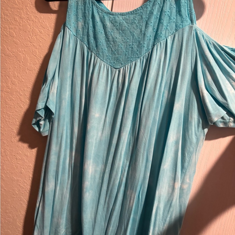 Torrid Women's Blue Tiedye Cold Shoulder Top Size 2
